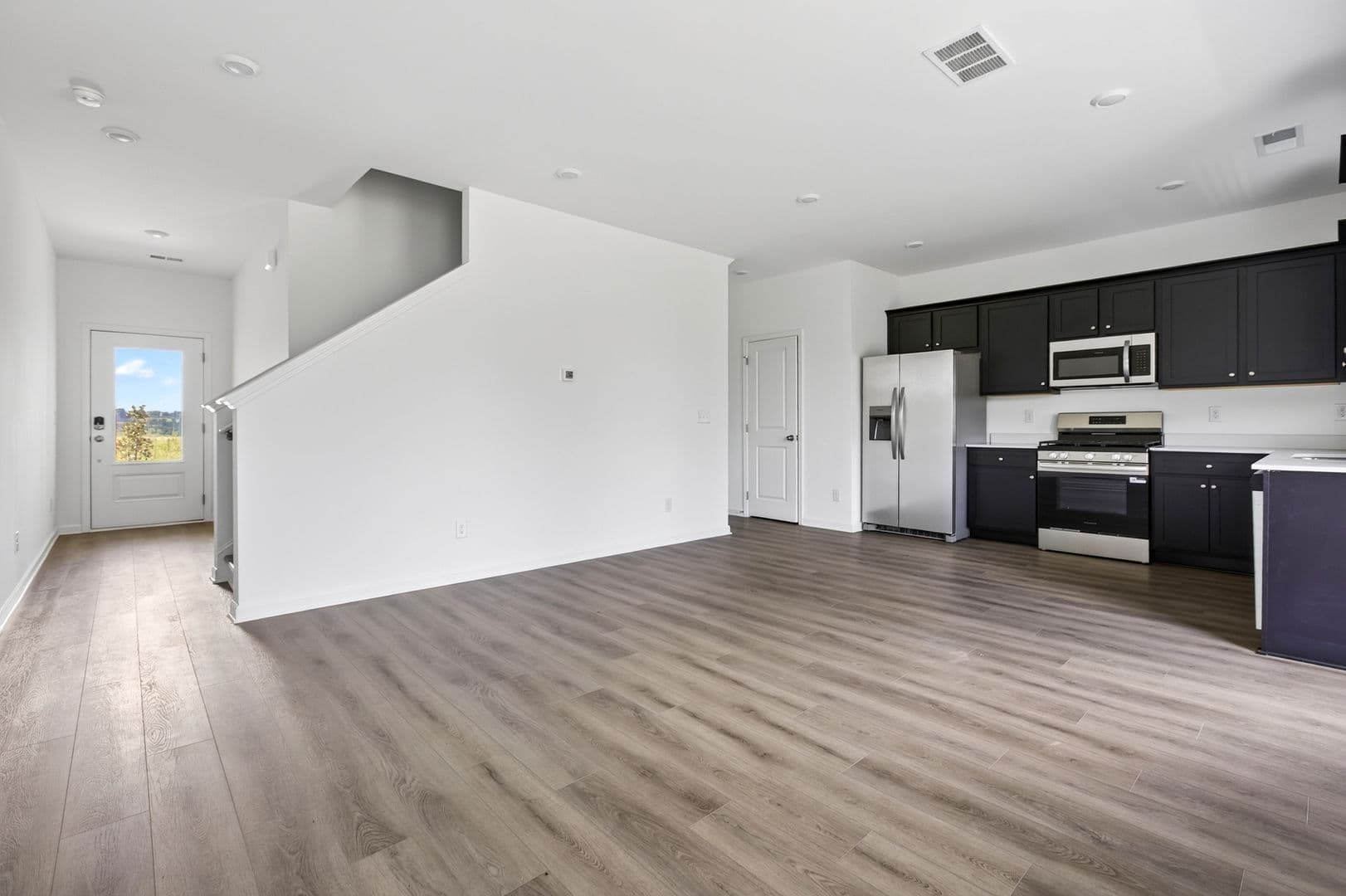 5044 Highwood Dr 8 of 23