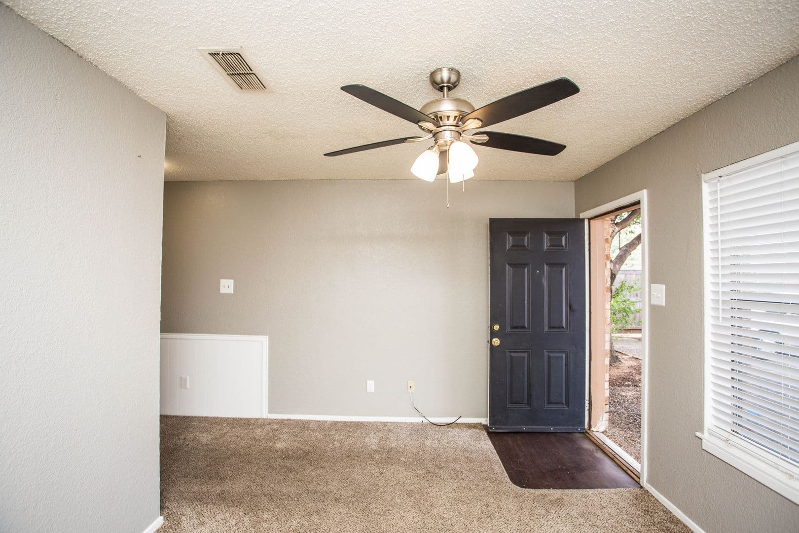 Farrar Apartment South 1 of 8
