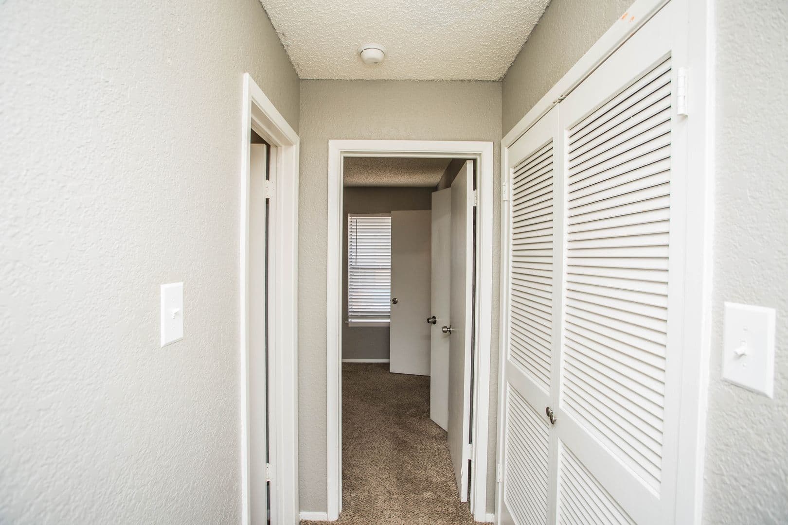 Farrar Apartment South 3 of 8
