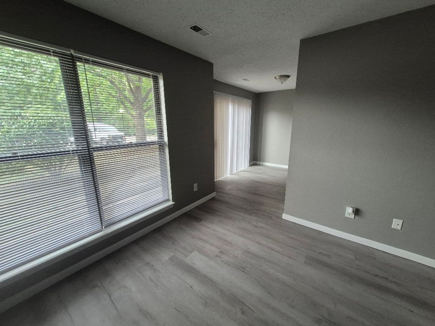 Coventry Park KC Apartments LLC - Condos 5 of 11