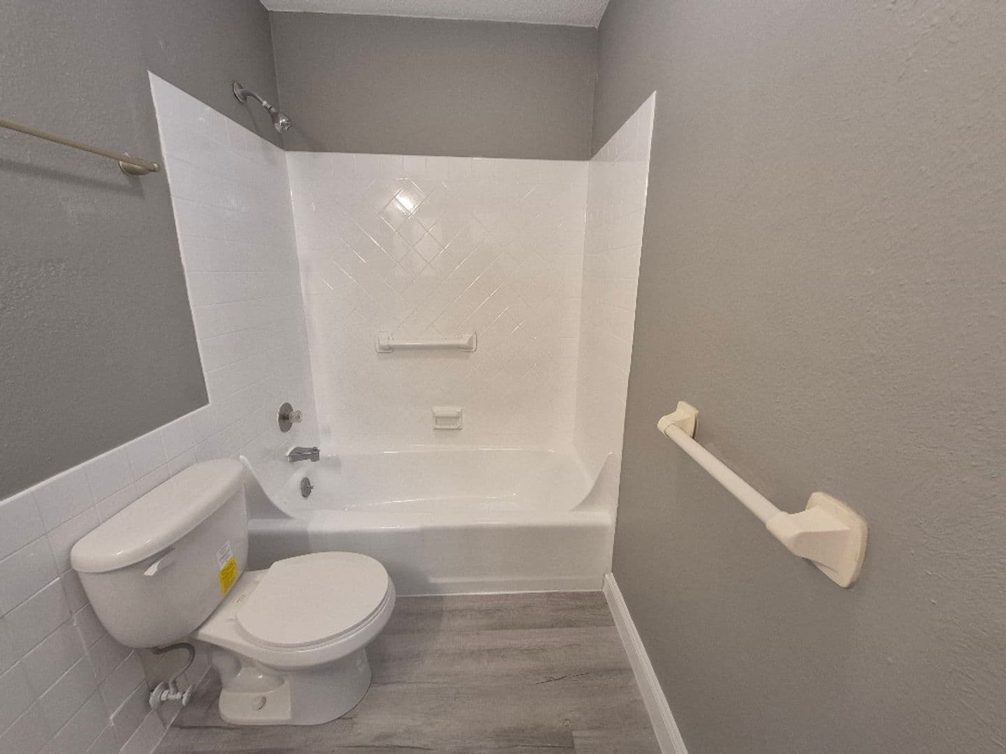 Coventry Park KC Apartments LLC - Condos 9 of 11