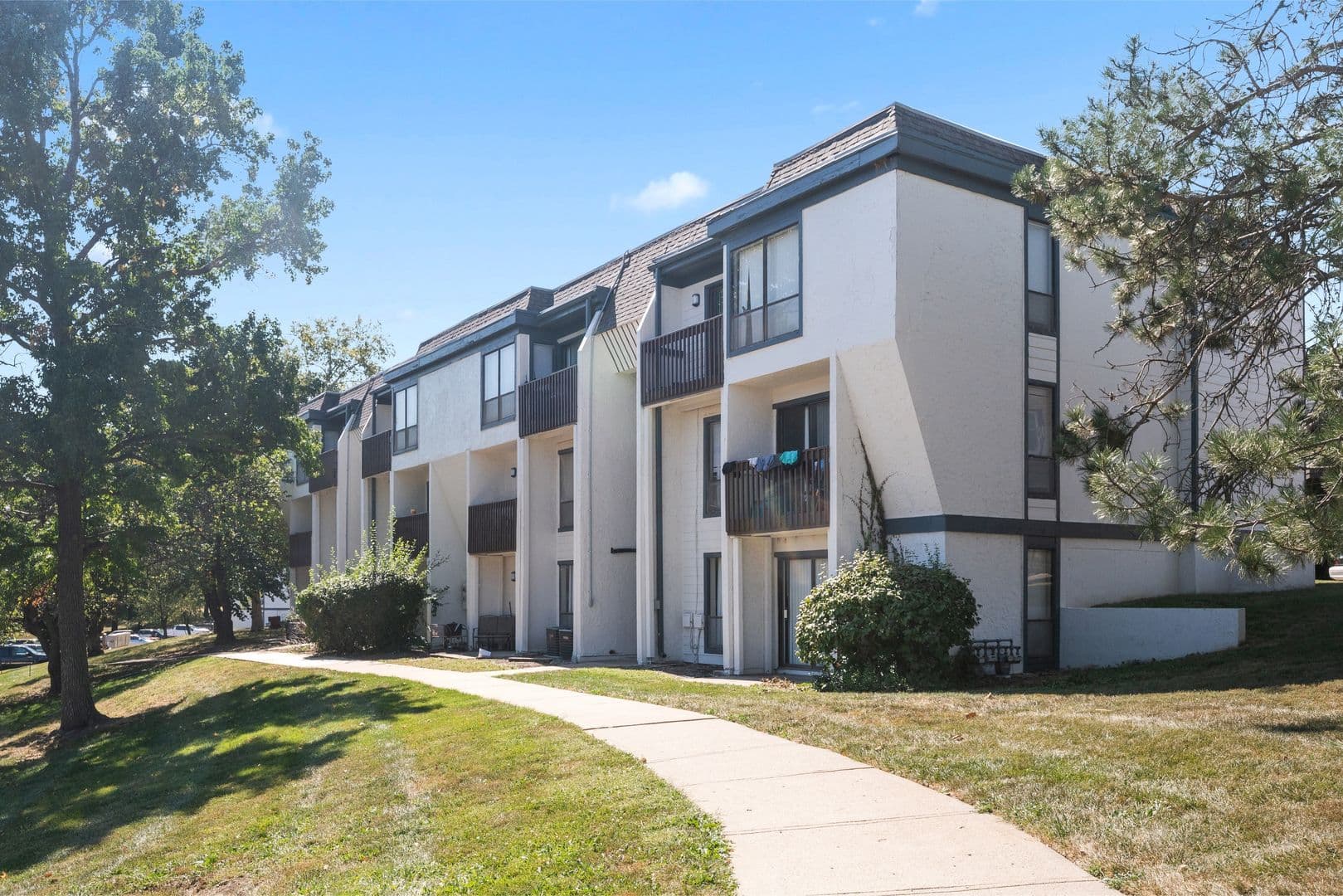 Coventry Park KC Apartments LLC - Condos 1 of 11