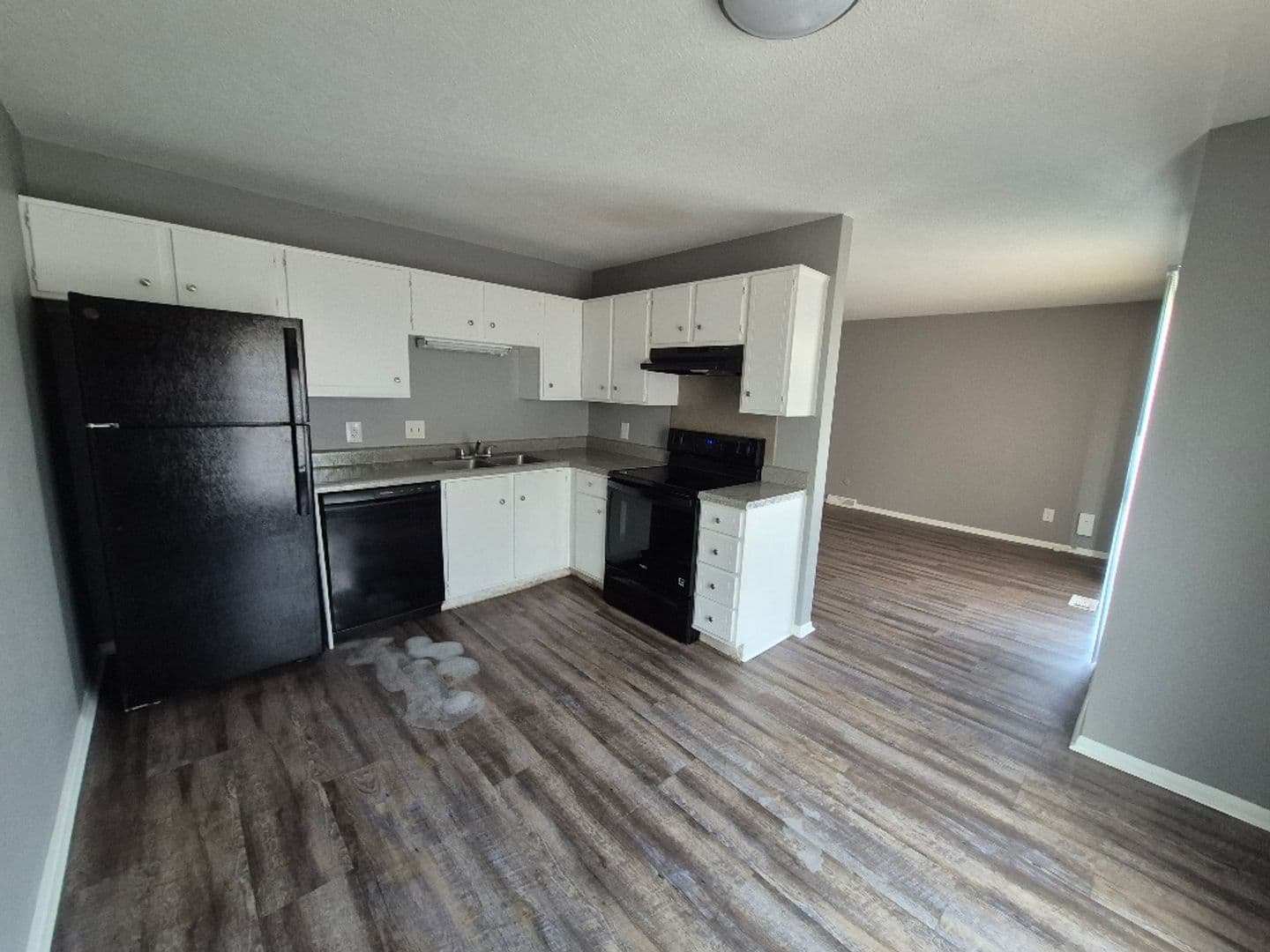 Coventry Park KC Apartments LLC - Condos 4 of 9