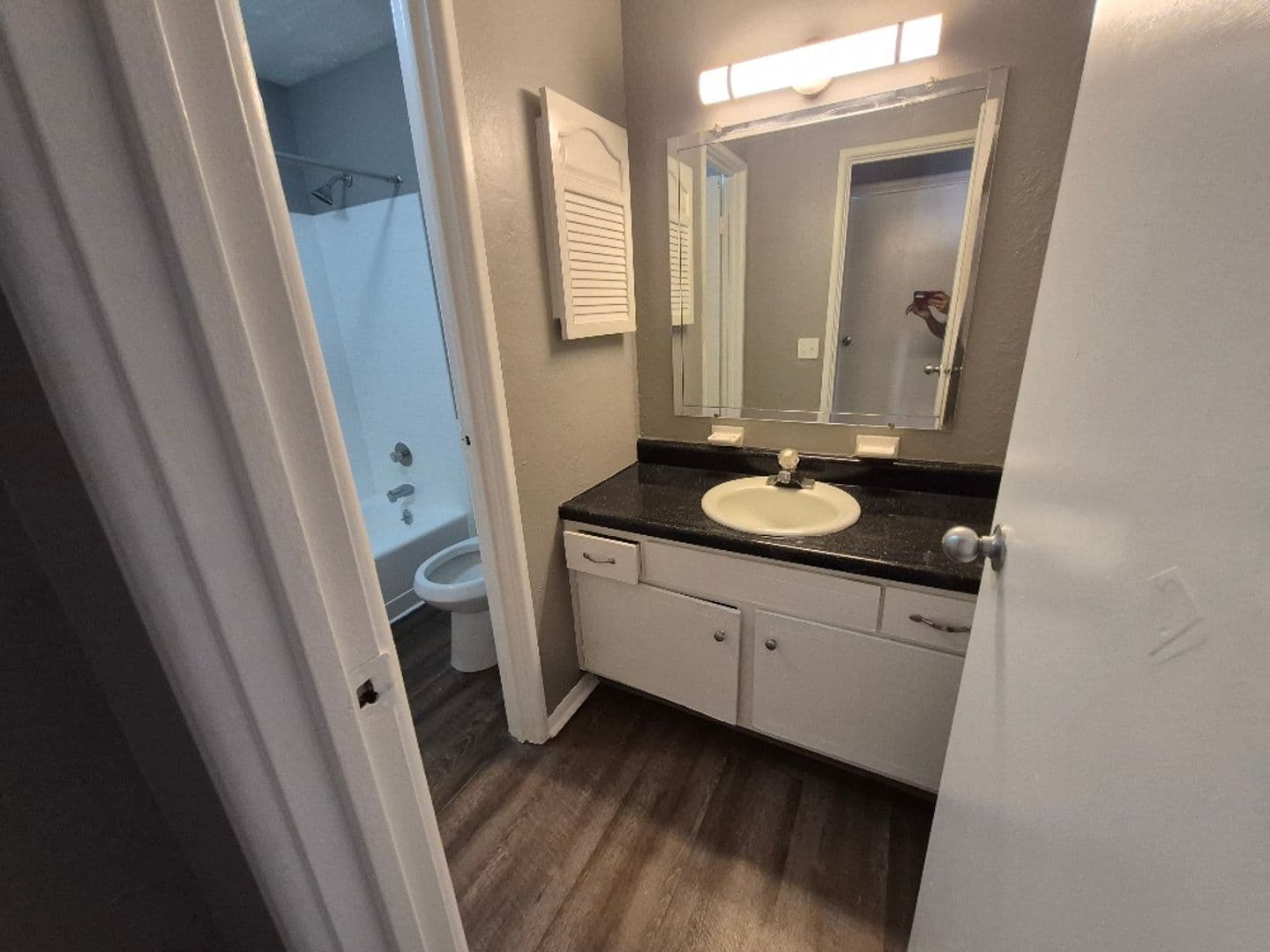 Coventry Park KC Apartments LLC - Condos 4 of 10