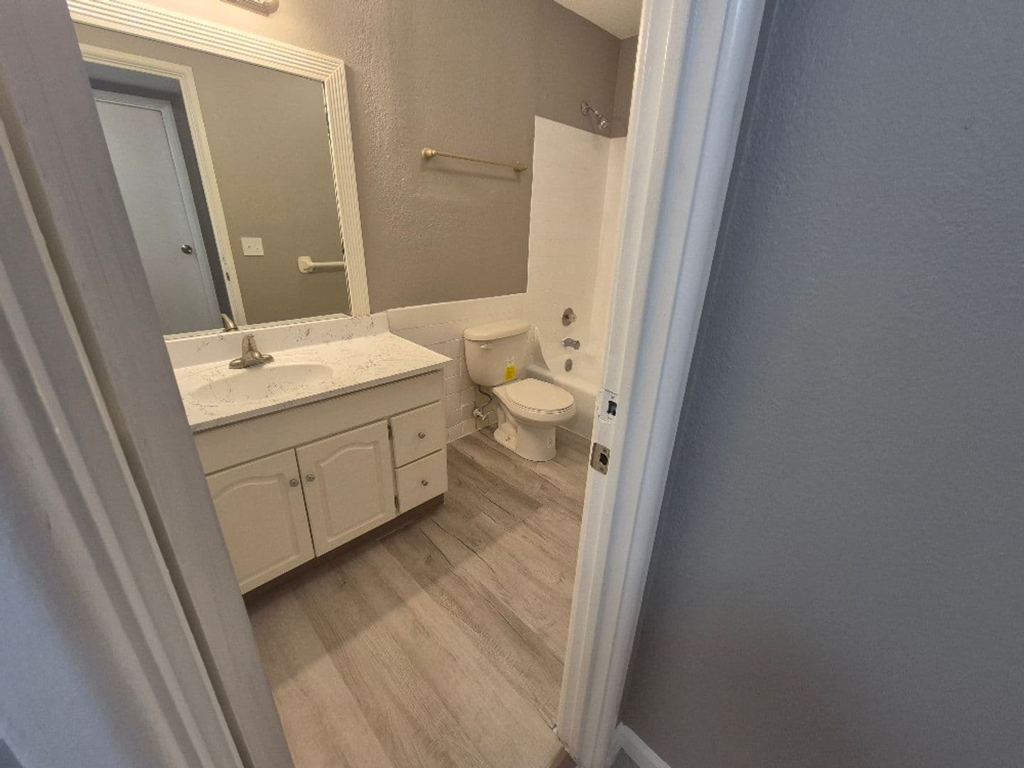 Coventry Park KC Apartments LLC - Condos 8 of 11