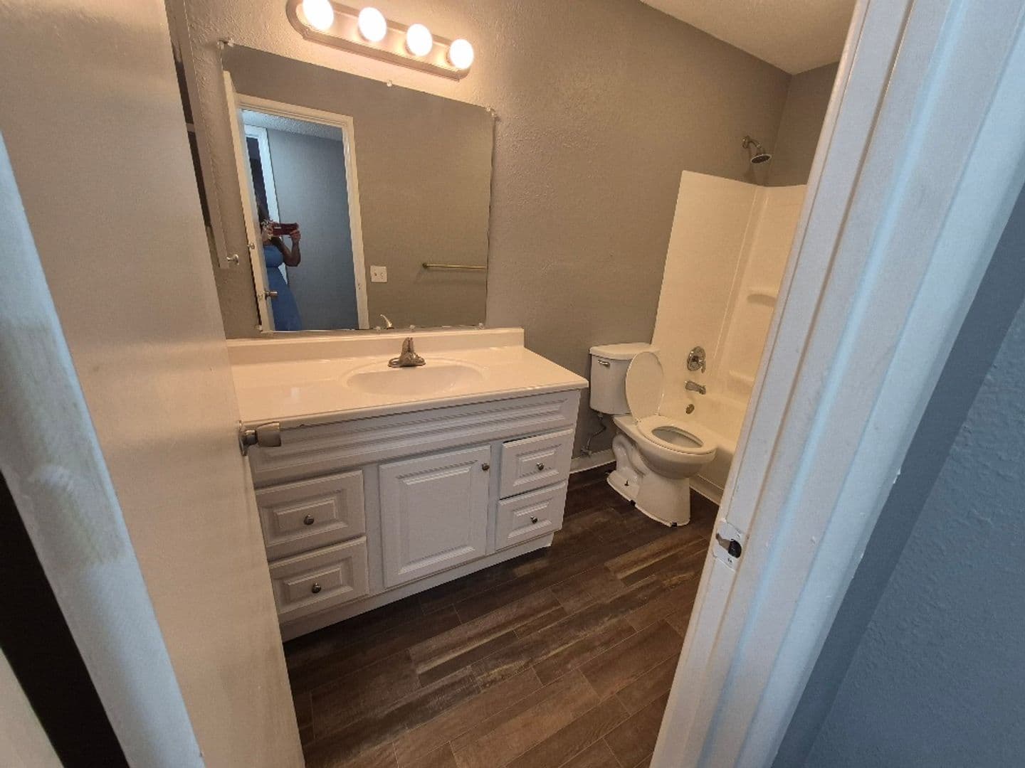 Coventry Park KC Apartments LLC - Condos 7 of 9