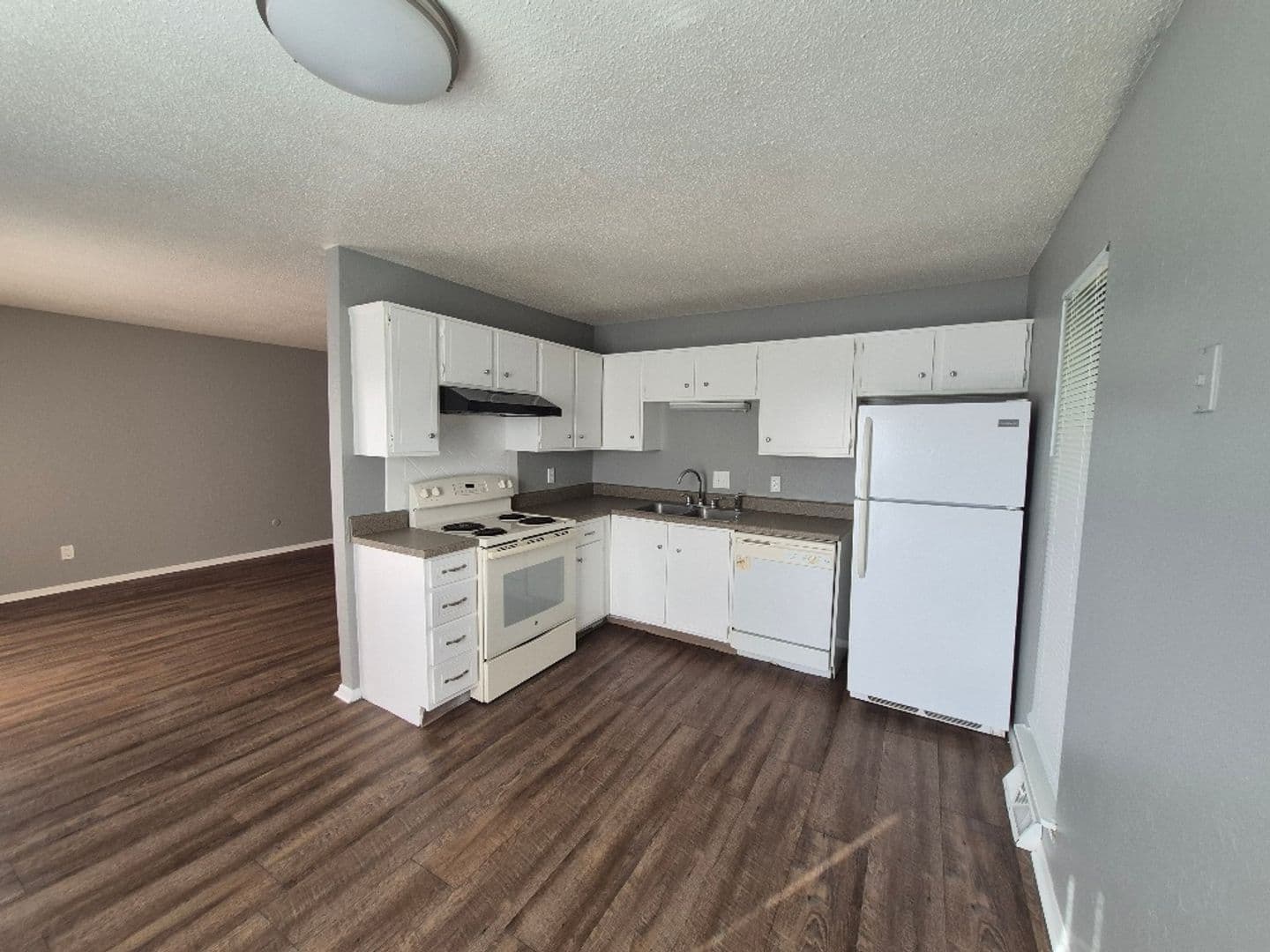 Coventry Park KC Apartments LLC - Condos 3 of 10