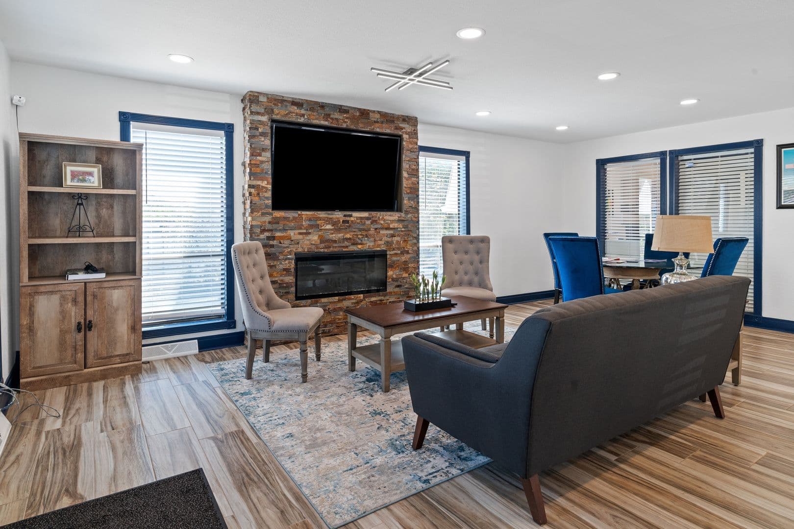 Coventry Park KC Apartments LLC - Condos 4 of 11