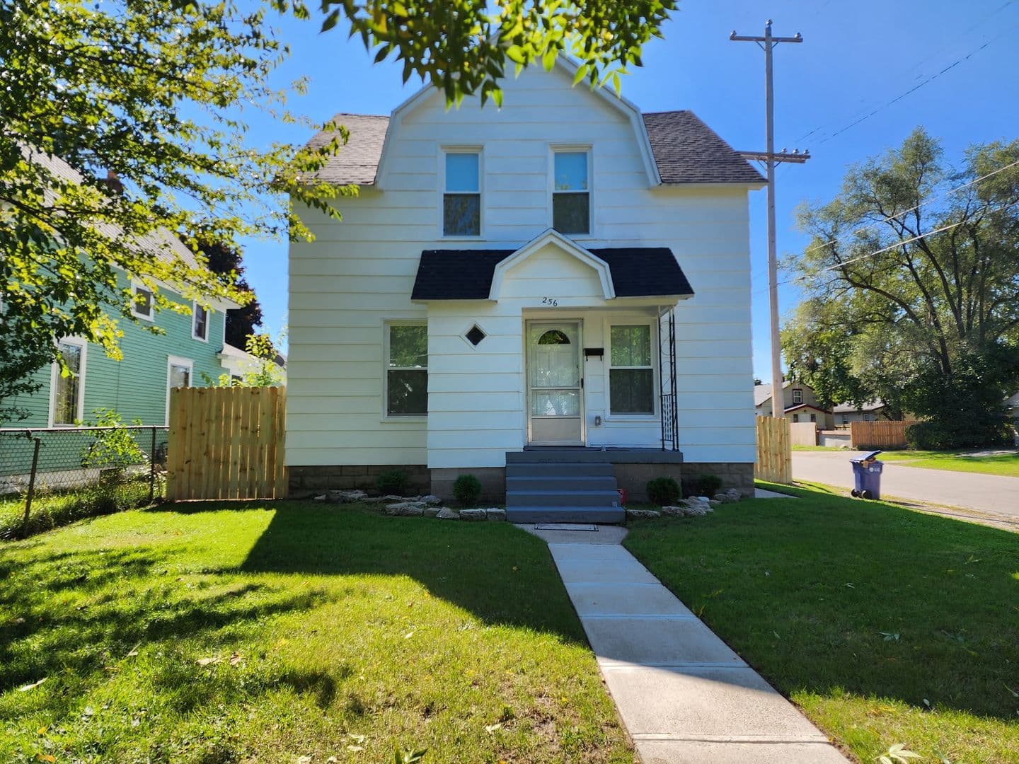 256 Dickinson St SW 2 of 20