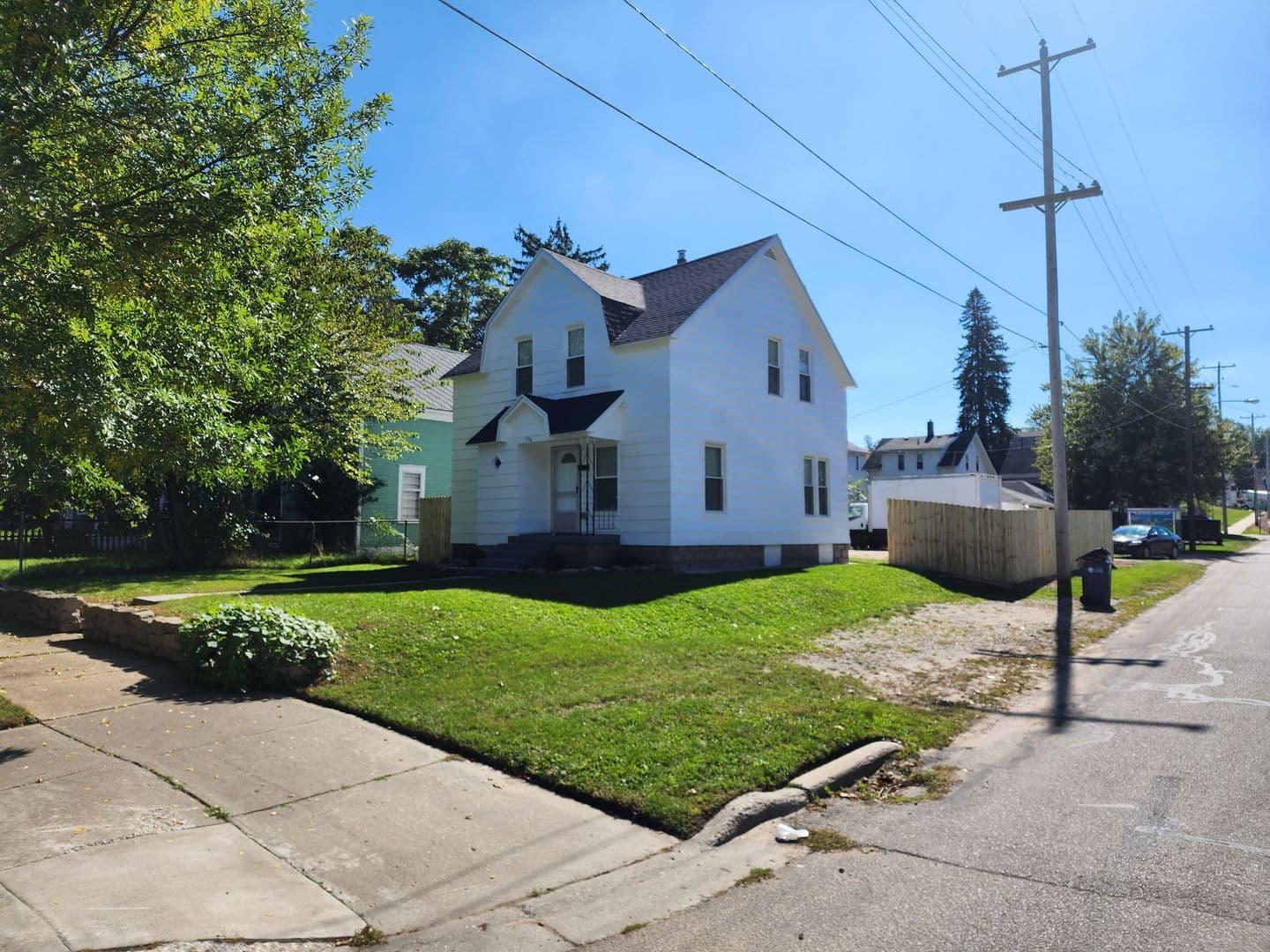 256 Dickinson St SW 1 of 20