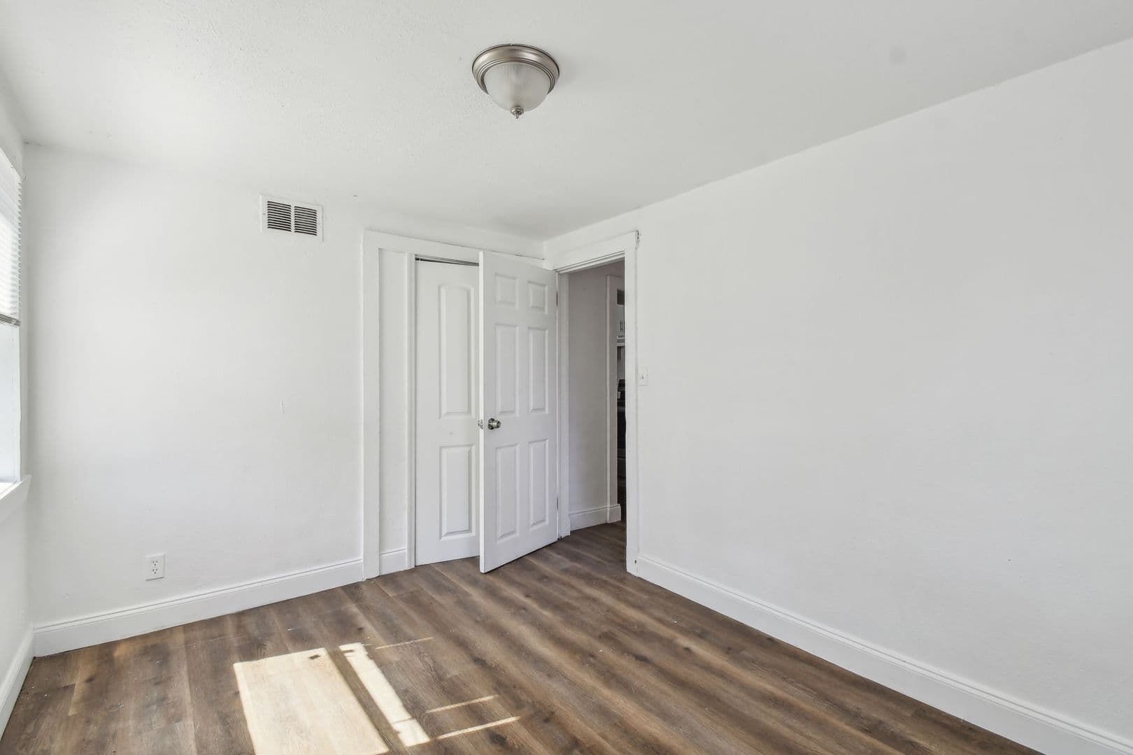 Barnett Apartments 6 of 14