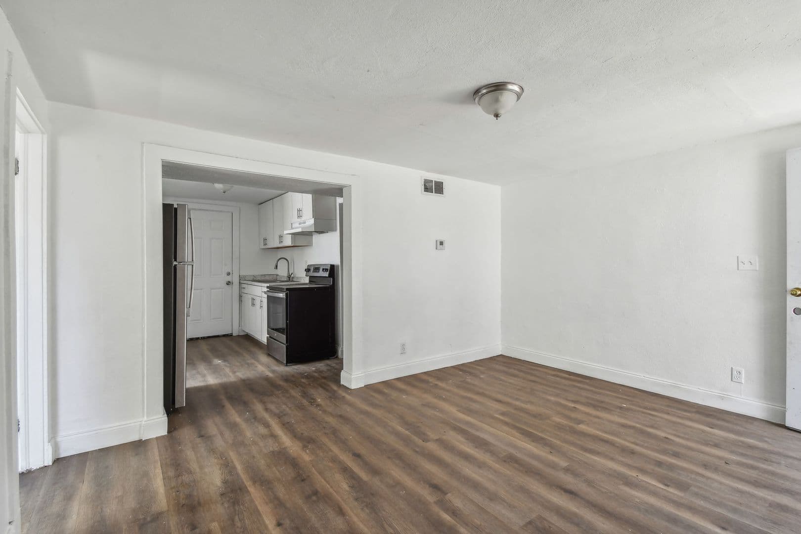 Barnett Apartments 5 of 14