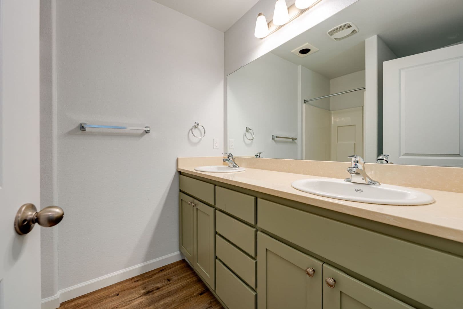 Lindsay Townhomes 10 of 26