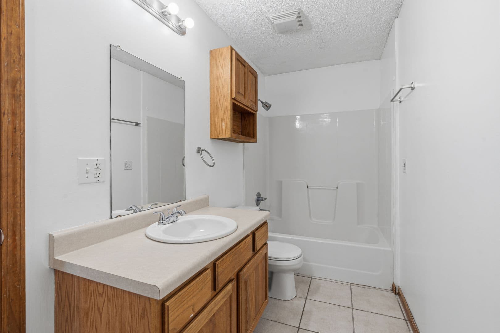 Furnished Studio Apartment - Heart of Warrensburg 12 of 13