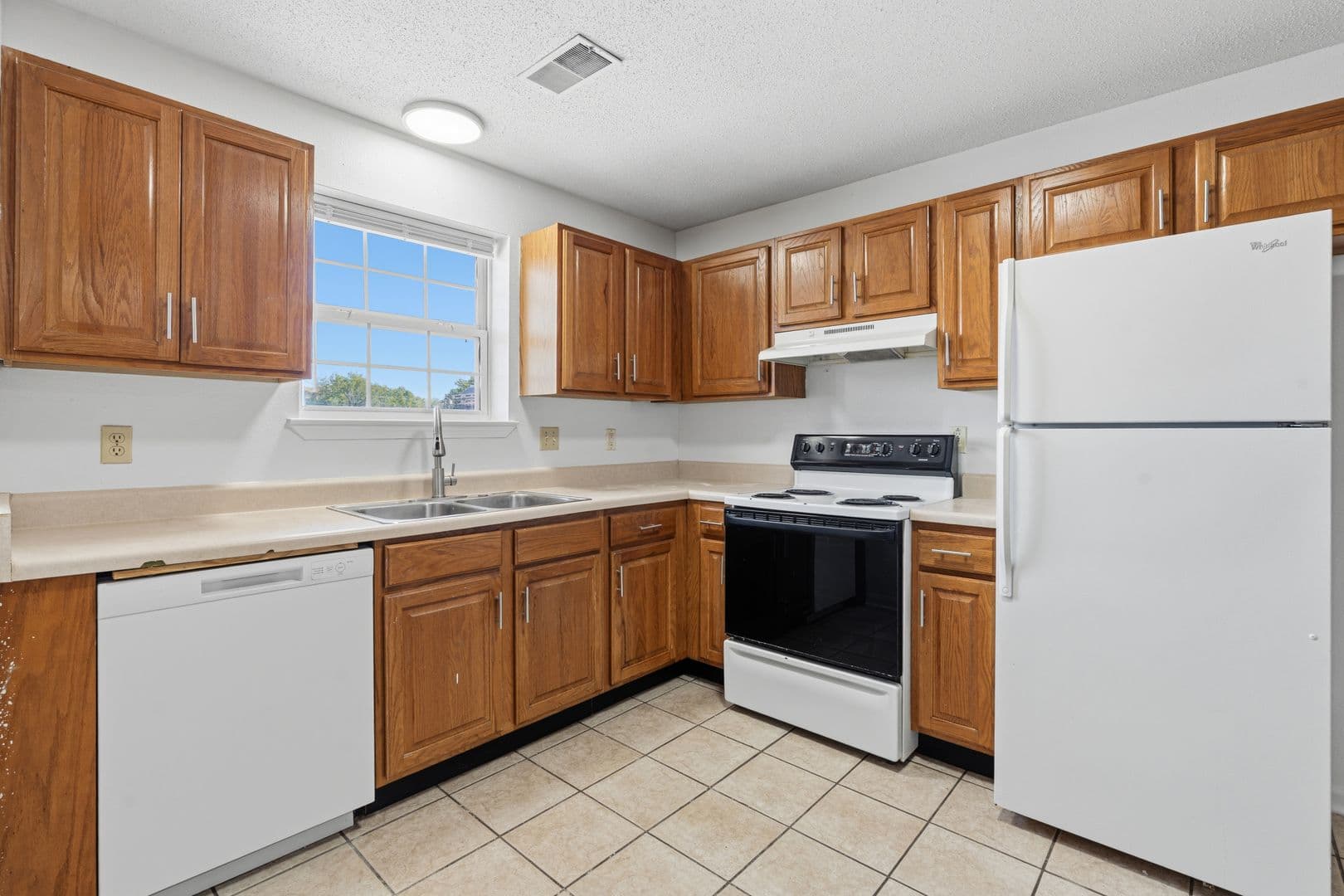Furnished Studio Apartment - Heart of Warrensburg 17 of 22