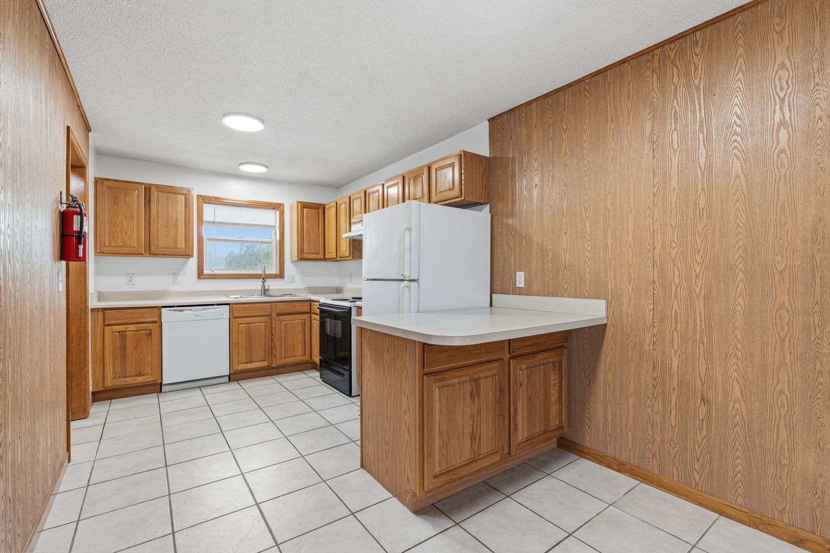 Furnished Studio Apartment - Heart of Warrensburg 4 of 13