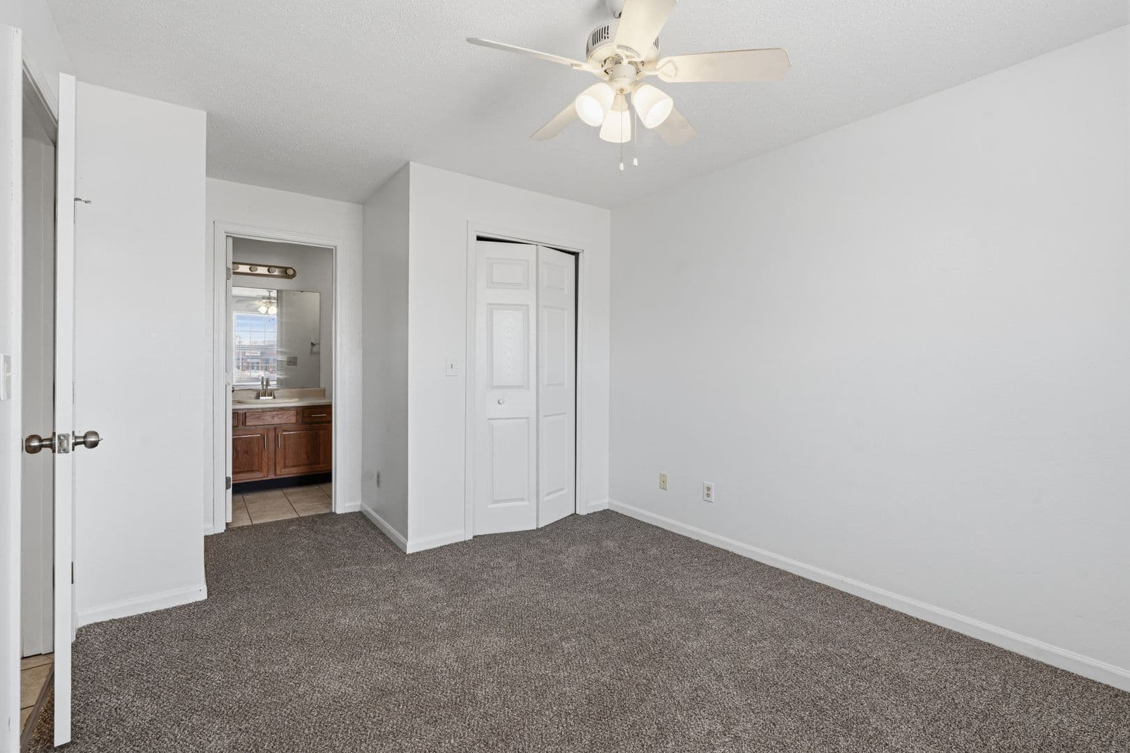 Furnished Studio Apartment - Heart of Warrensburg 19 of 22