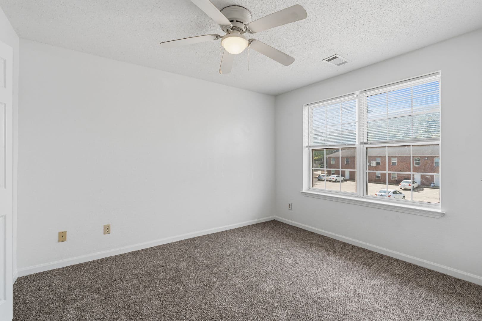 Furnished Studio Apartment - Heart of Warrensburg 7 of 22