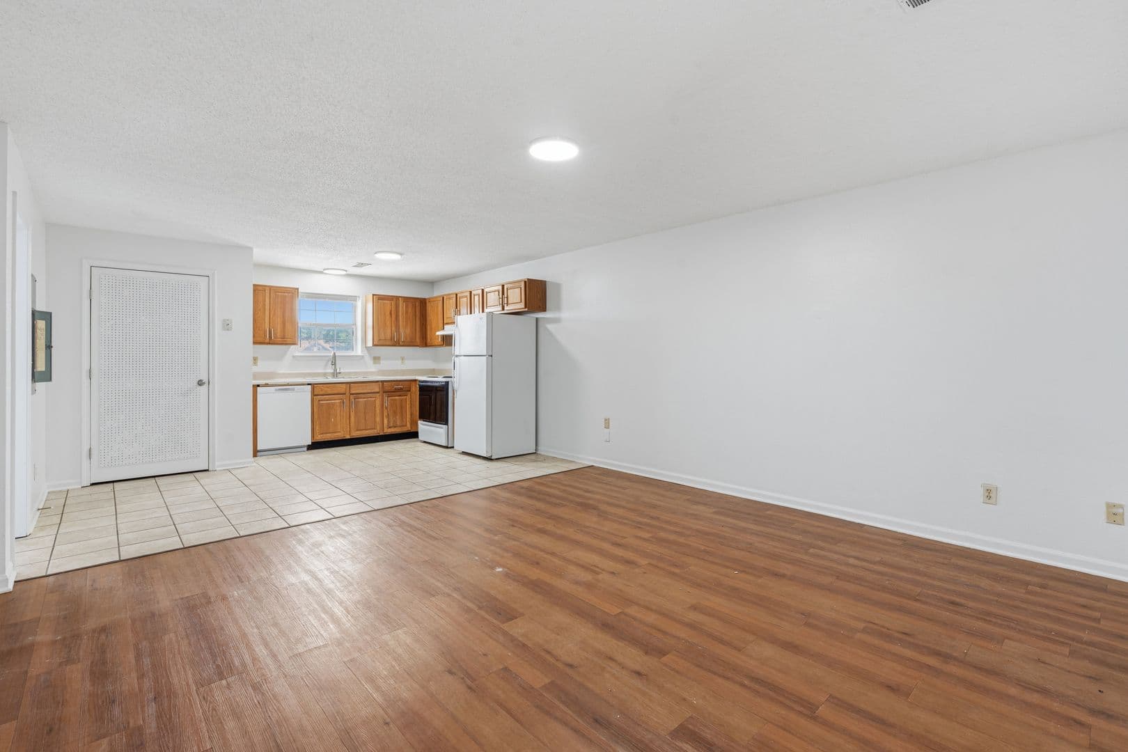 Furnished Studio Apartment - Heart of Warrensburg 11 of 22