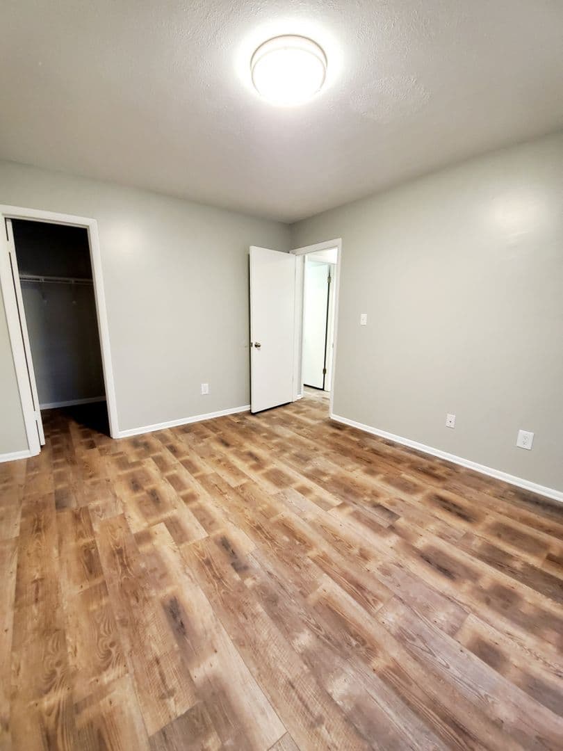 Sugarbush Apts 14 of 26