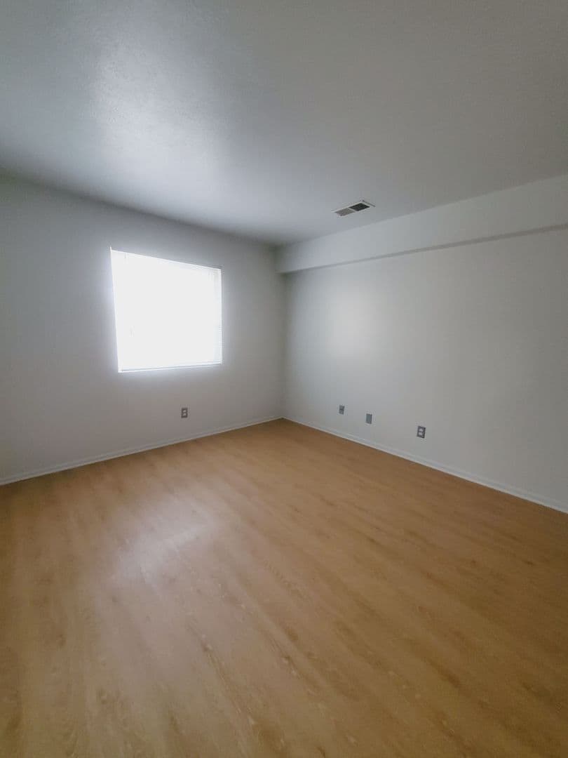 Sugarbush Apts 9 of 22