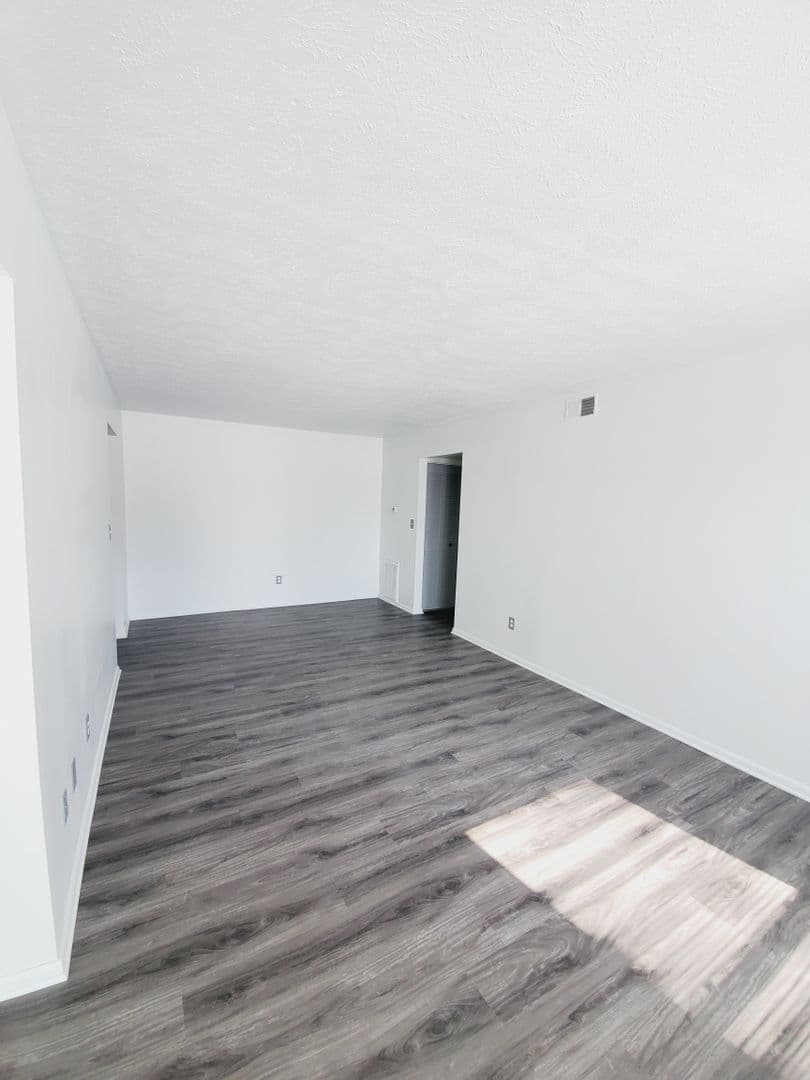 Sugarbush Apts 4 of 18