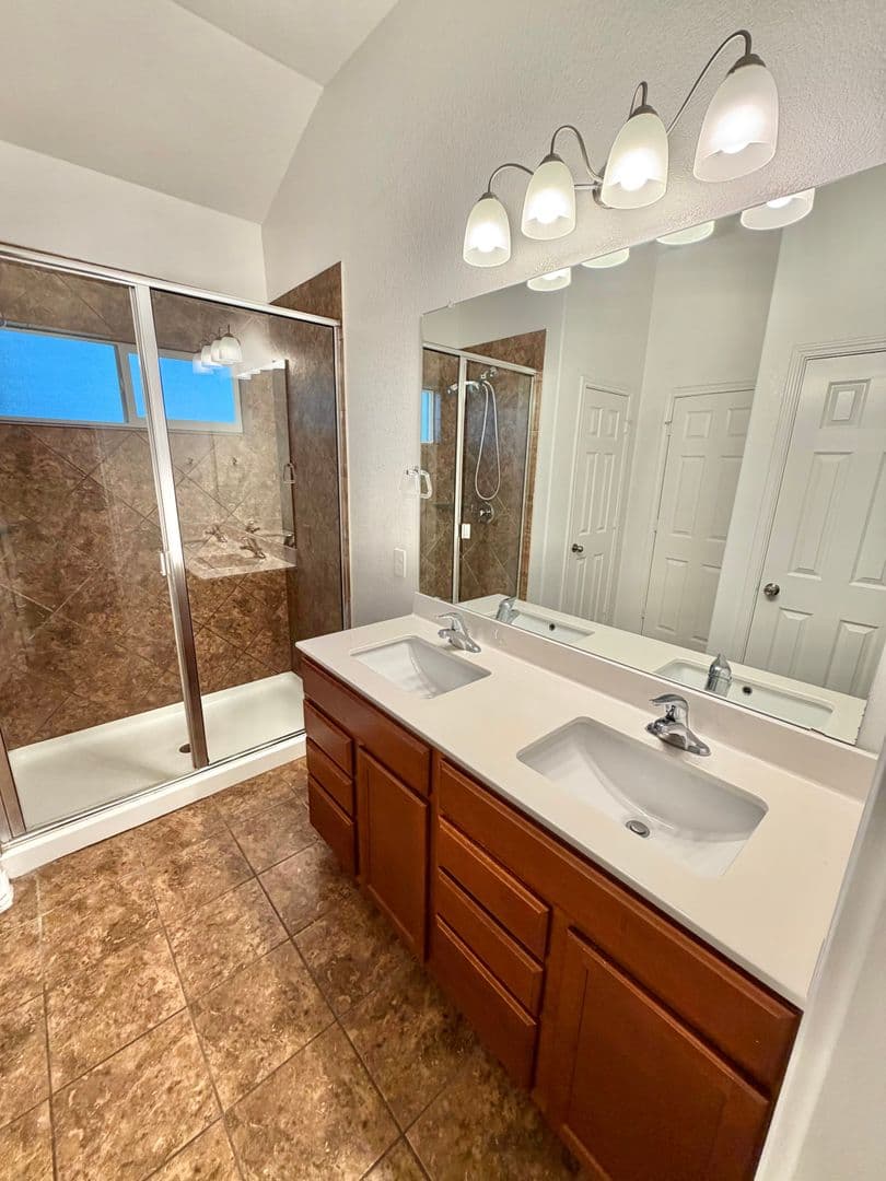 3418 Lorne Dr. 6 of 33