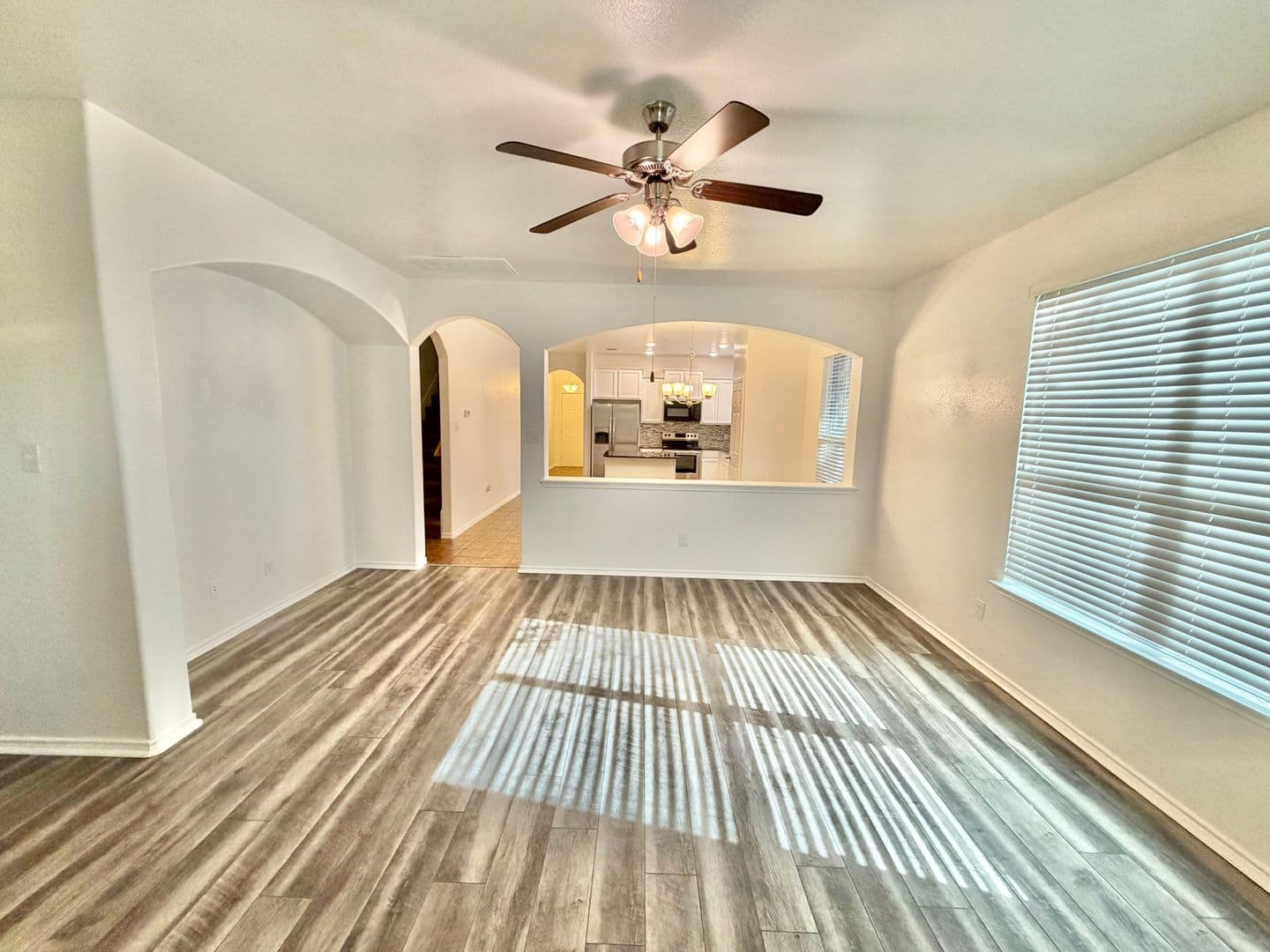 3418 Lorne Dr. 4 of 33