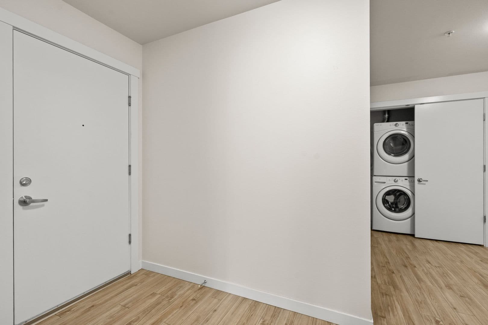 CONT Contour Apartments 11 of 14