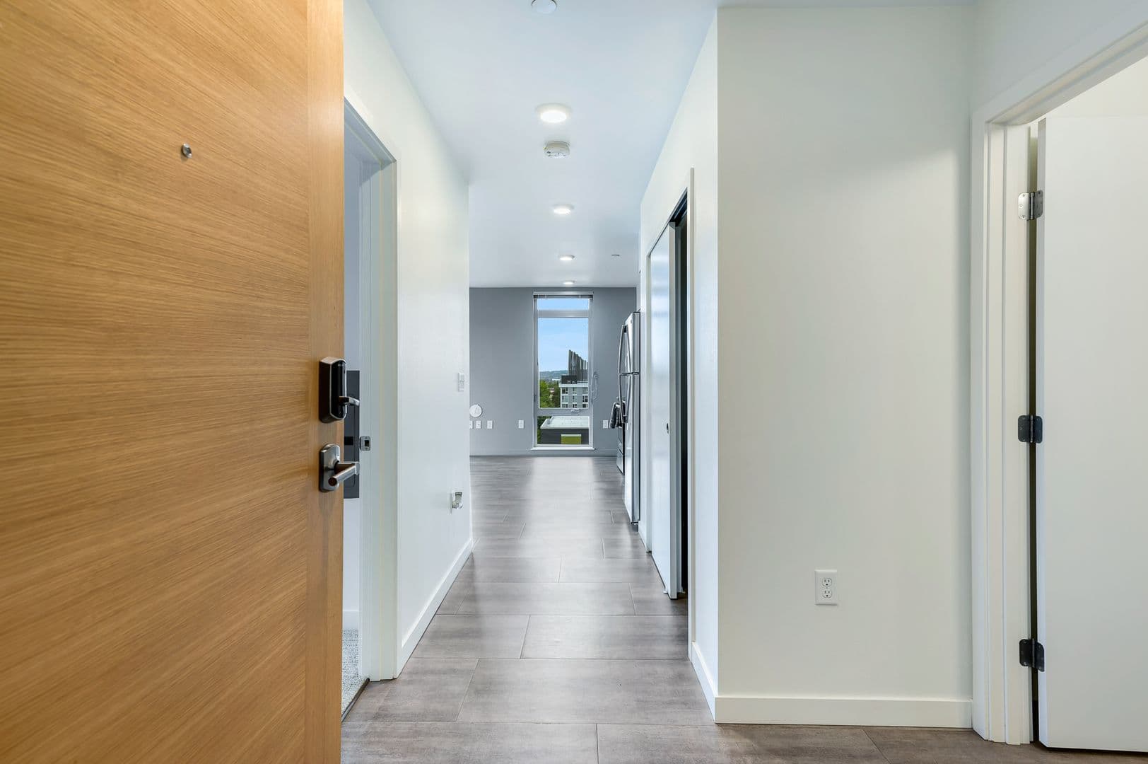 CRN Crane Interbay Apartments 3 of 7