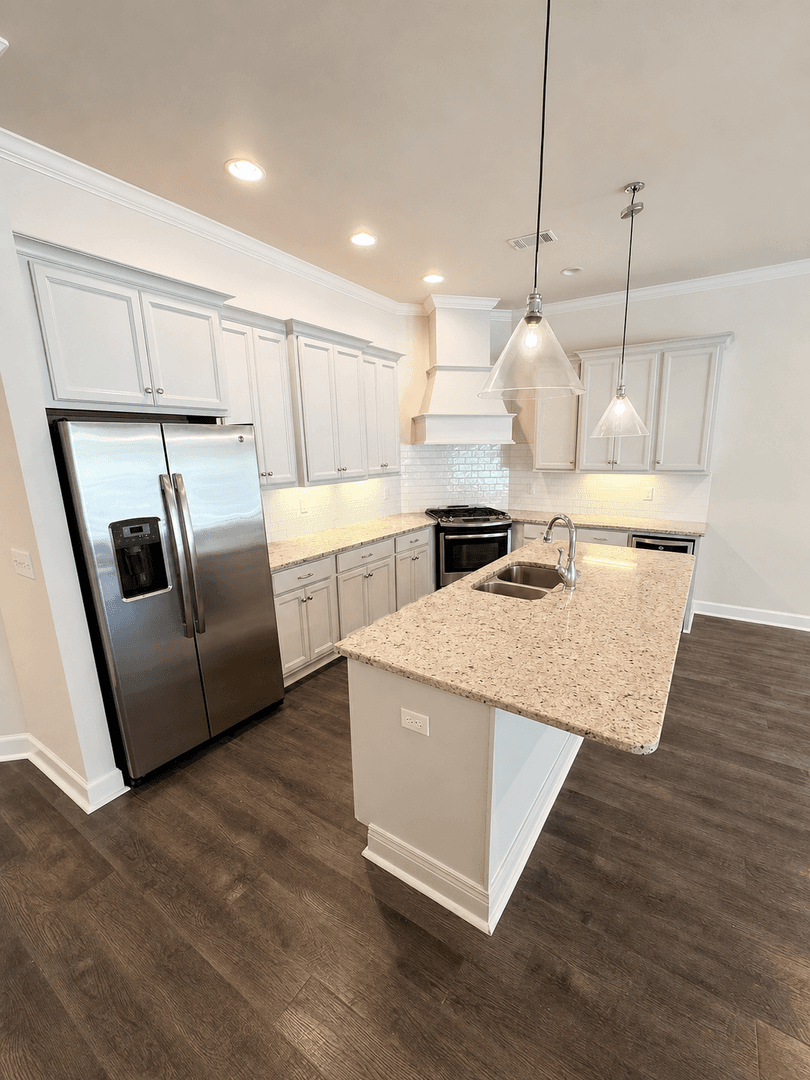 Pinnacle Park Townhomes - Family-Friendly Rentals Near UA 4 of 14