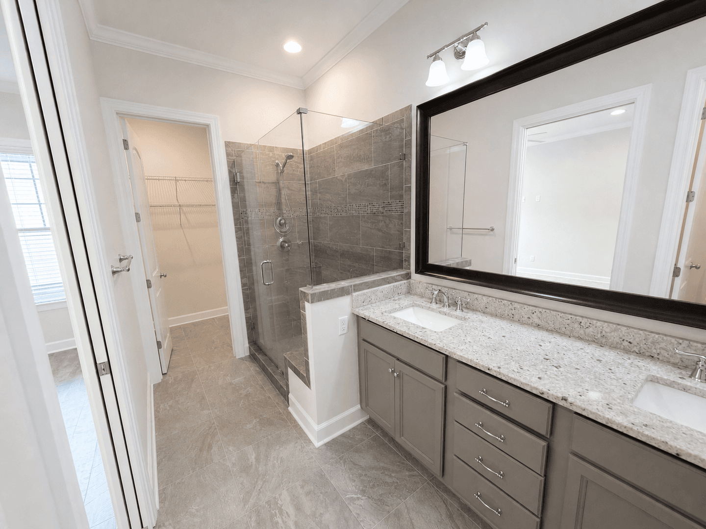 Pinnacle Park Townhomes - Family-Friendly Rentals Near UA 7 of 14