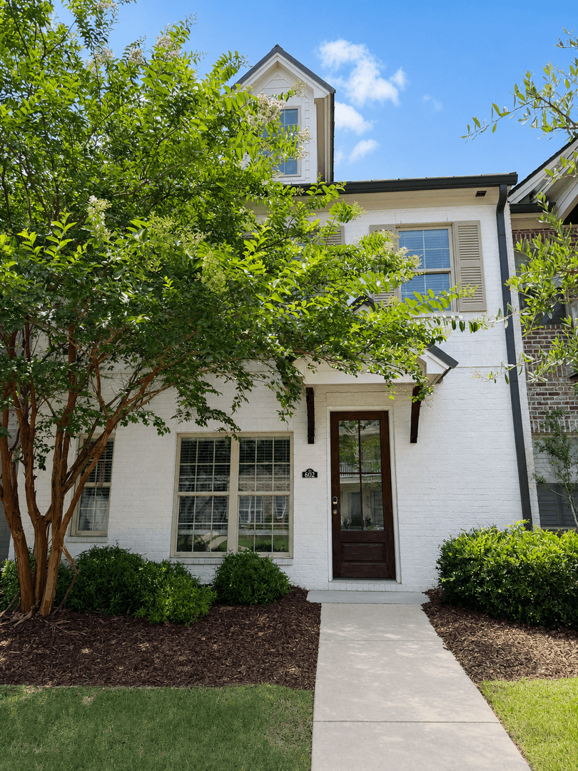Pinnacle Park Townhomes - Family-Friendly Rentals Near UA 2 of 14