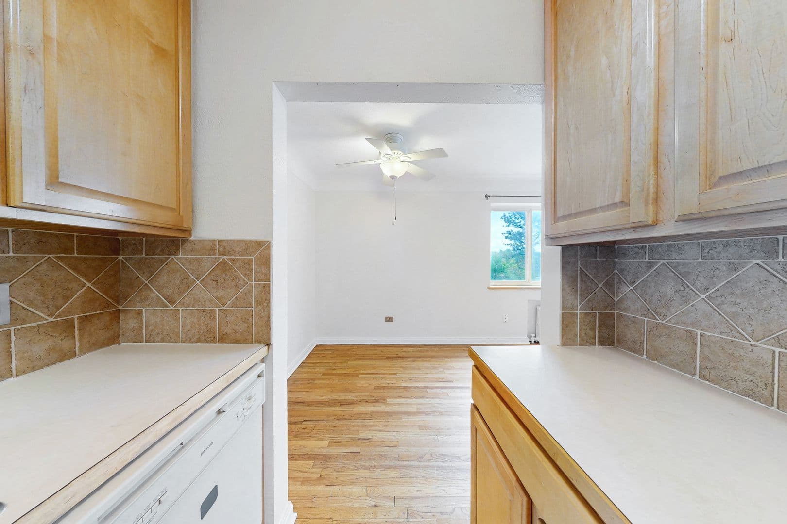 733 E 2nd Ave #304 8 of 8