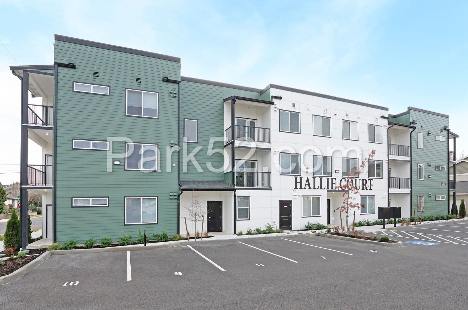 Hallie Court 20 of 21