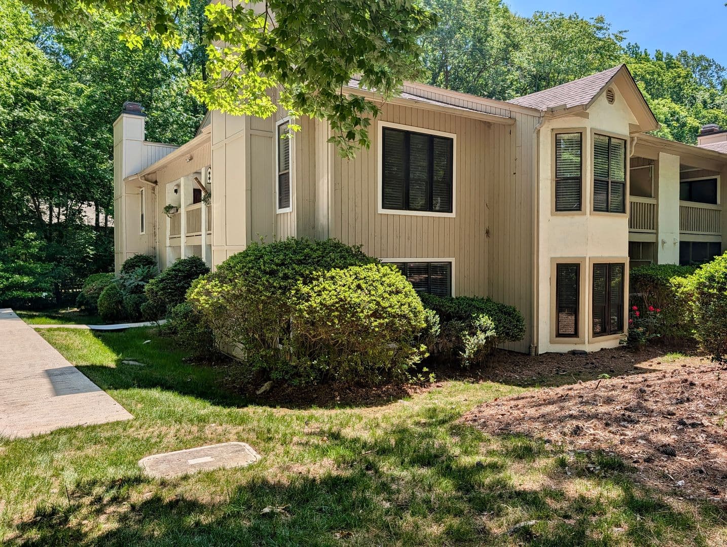 311 New Kent Place 1 of 18