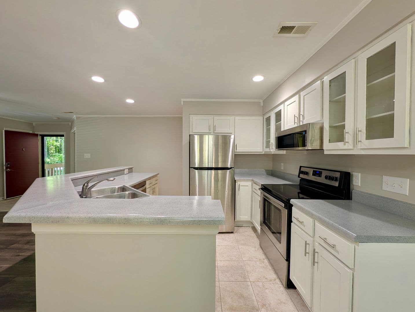 311 New Kent Place 8 of 18