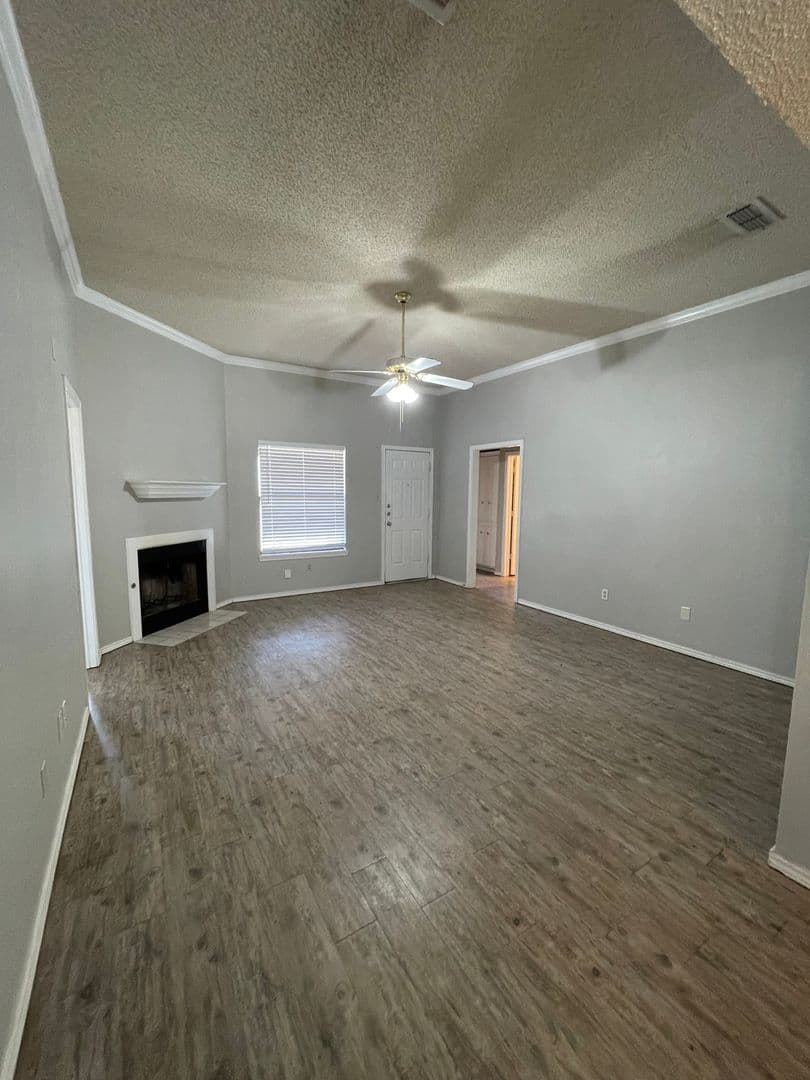 2104 91st Street 2 of 11