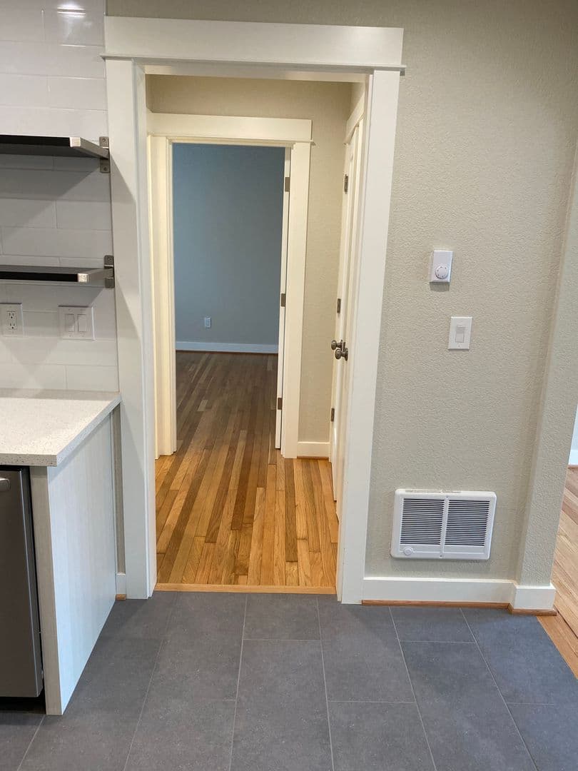 Alberta Arts 4-Plex Hardwoods 1250 Basement WD, DW, Quartz, Tile 30 of 49
