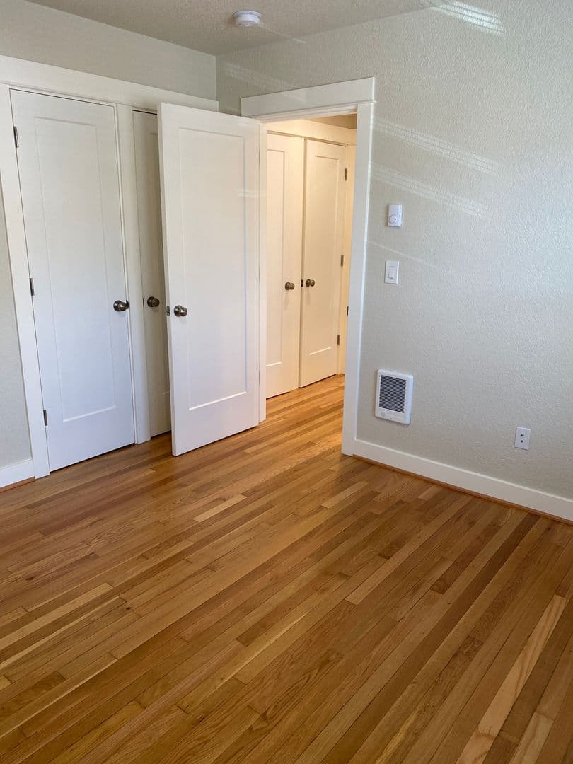 Alberta Arts 4-Plex Hardwoods 1250 Basement WD, DW, Quartz, Tile 36 of 49