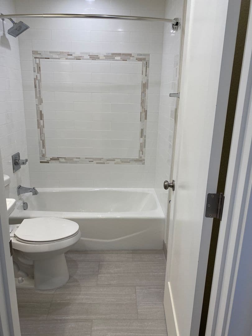 Alberta Arts 4-Plex Hardwoods 1250 Basement WD, DW, Quartz, Tile 26 of 49