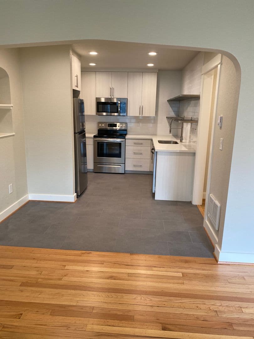 Alberta Arts 4-Plex Hardwoods 1250 Basement WD, DW, Quartz, Tile 21 of 49