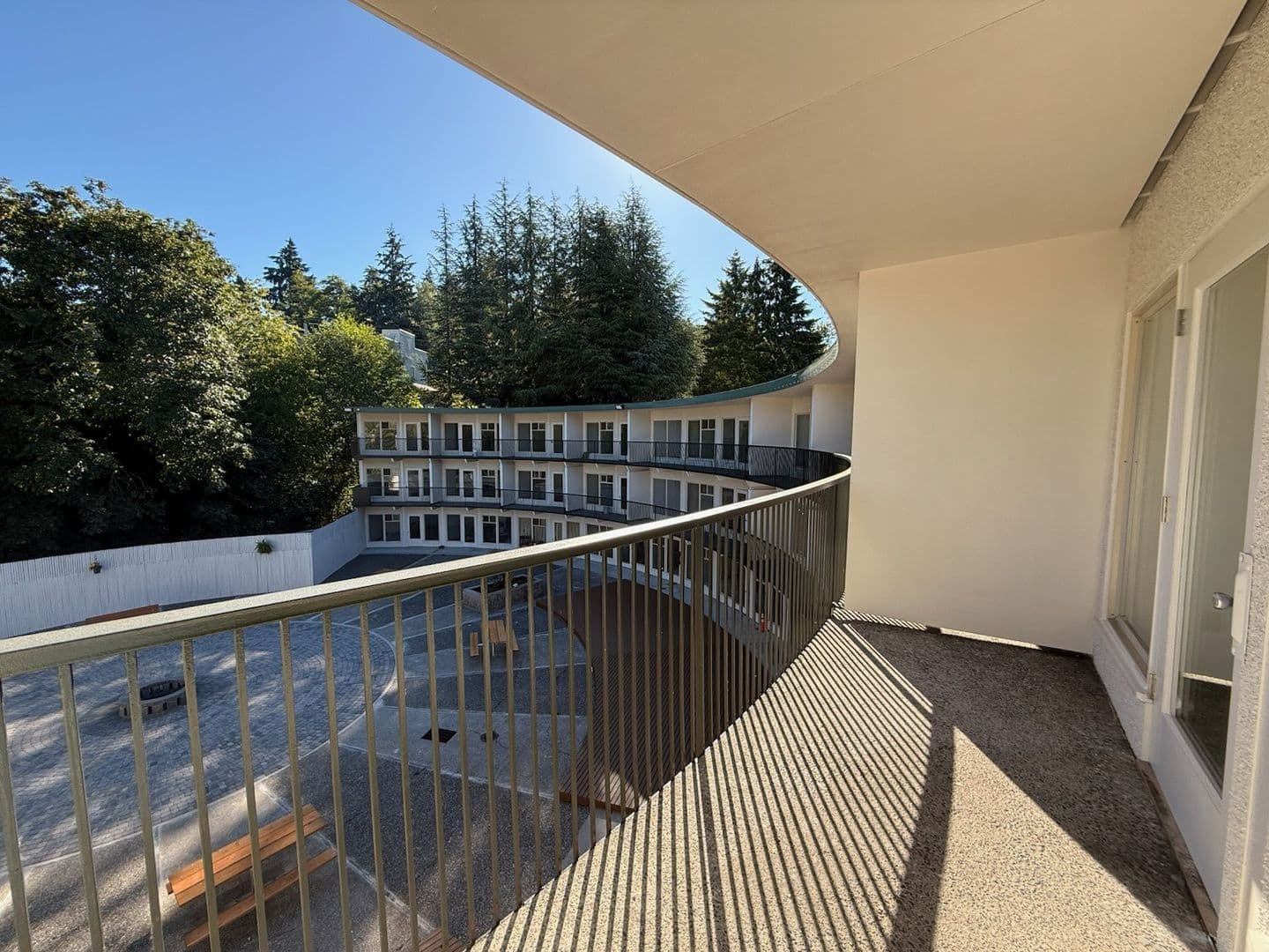 Crescent Apartments 11 of 12