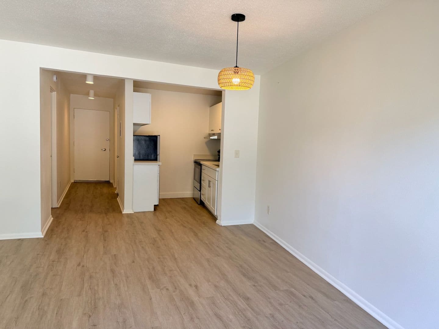 Crescent Apartments 3 of 12
