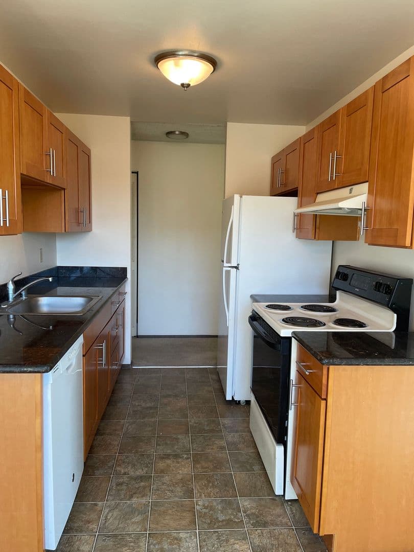 Wingate Apartments 6 of 10