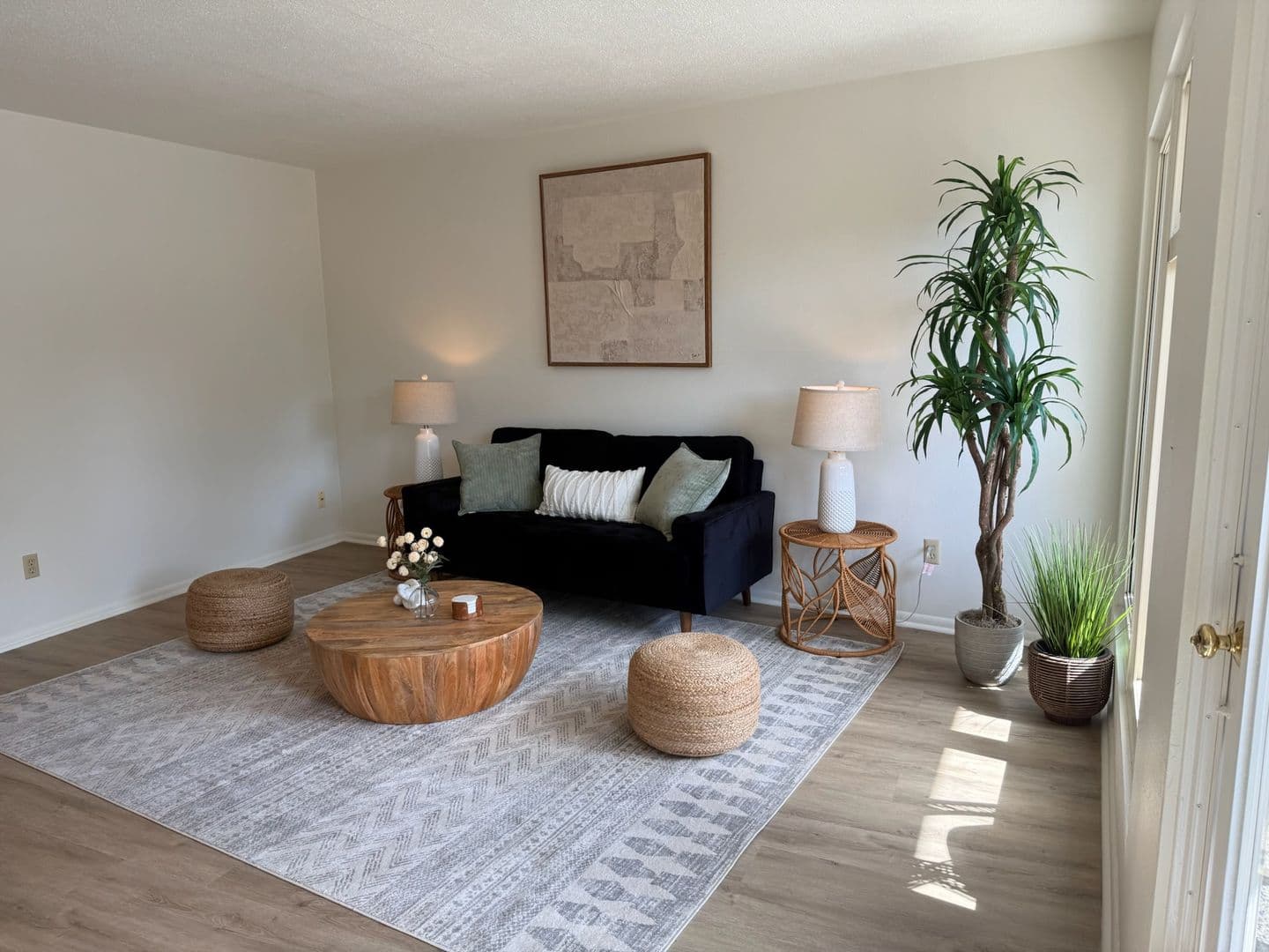Crescent Apartments 4 of 12