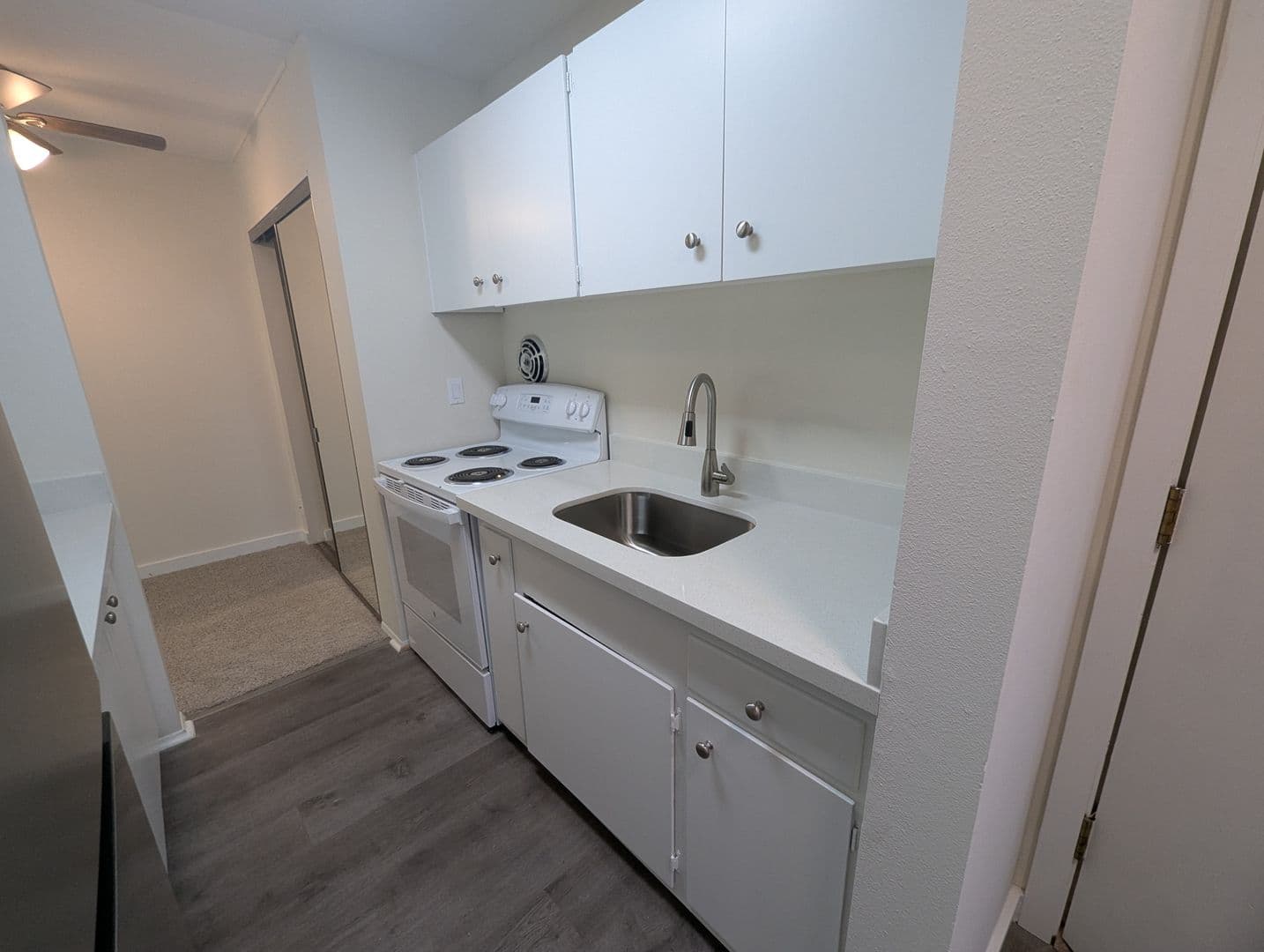 Cordova Apartments 4 of 7