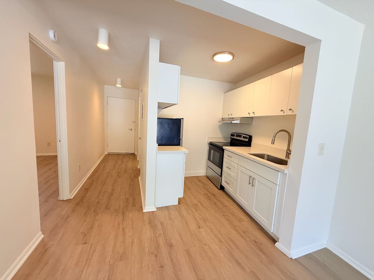 Crescent Apartments 2 of 12