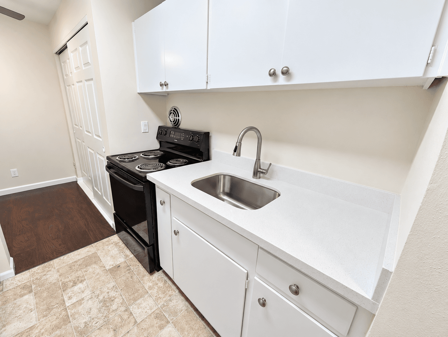Cordova Apartments 5 of 8