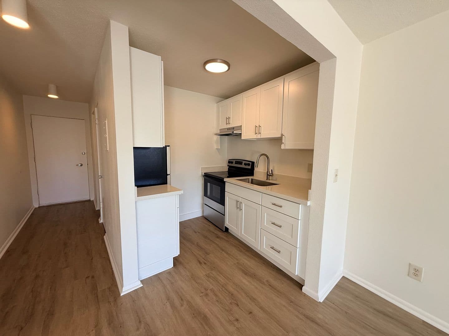 Crescent Apartments 3 of 9